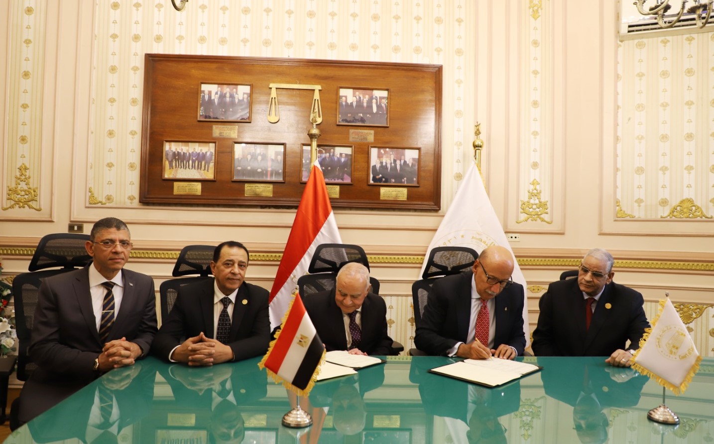 أخبار مصر - رئيس محكمة النقض يستقبل رئيس مجلس أمناء الجامعات الأوروبية في مصر