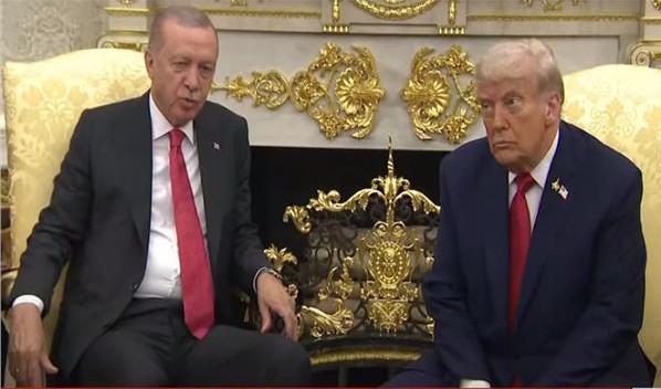ترامب يبحث مع أردوغان توسيع التجارة ويضغط لوقف شراء النفط الروسي أخبار مصر والعالم لحظة بلحظة - ترامب يبحث مع أردوغان توسيع التجارة ويضغط لوقف شراء النفط الروسي
