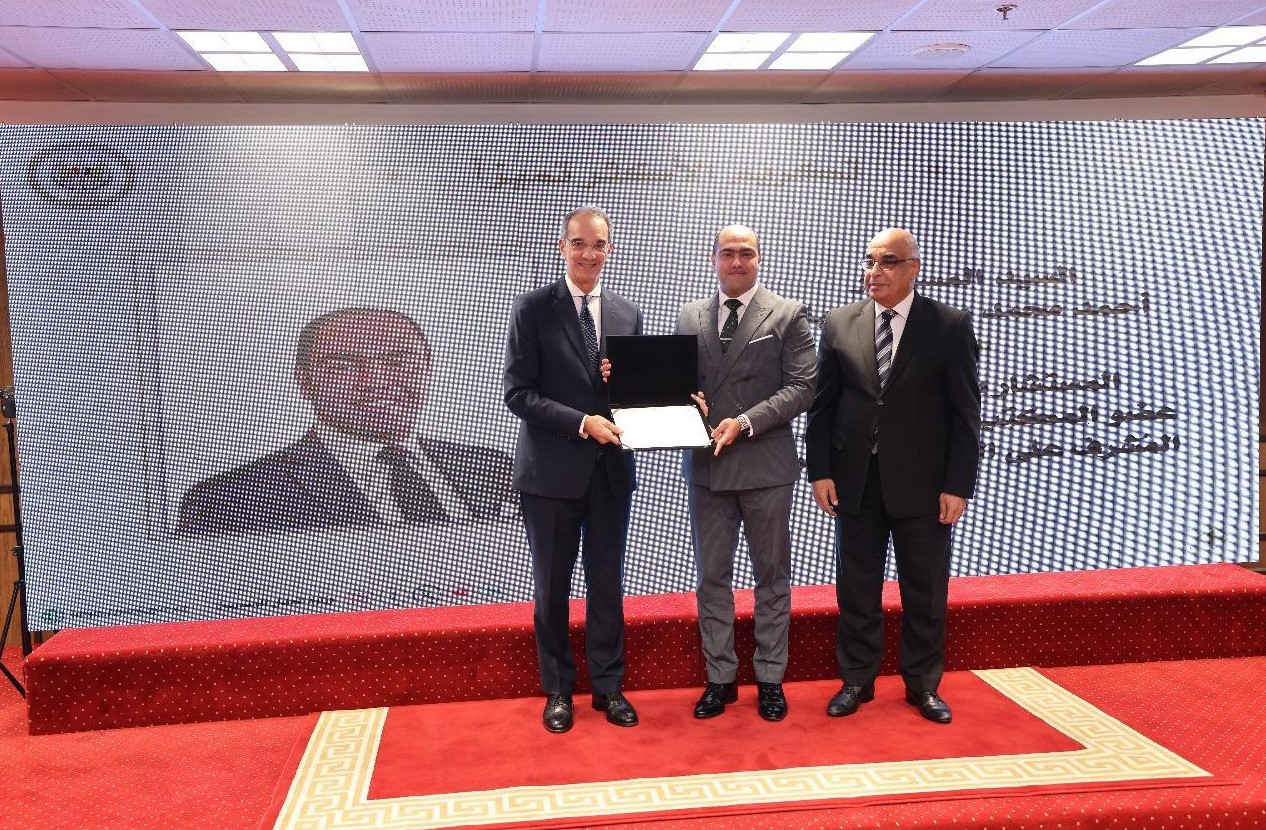 أخبار مصر والعالم لحظة بلحظة - وزيرا العدل والاتصالات يطلقان عددًا من المشروعات الرقمية