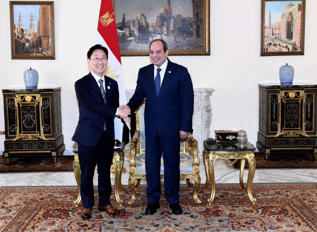 أخبار مصر والعالم لحظة بلحظة - الرئيس عبد الفتاح السيسي يستقبل المبعوث الخاص لرئيس جمهورية كوريا الجنوبية