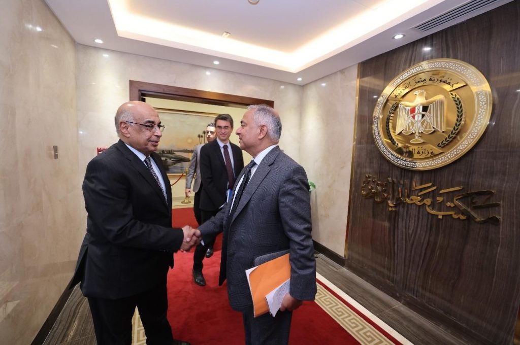 أخبار مصر والعالم لحظة بلحظة - وزير العدل يستقبل المدير الإقليمي للبنك الدولي لمنطقة الشرق الأوسط وشمال أفريقيا