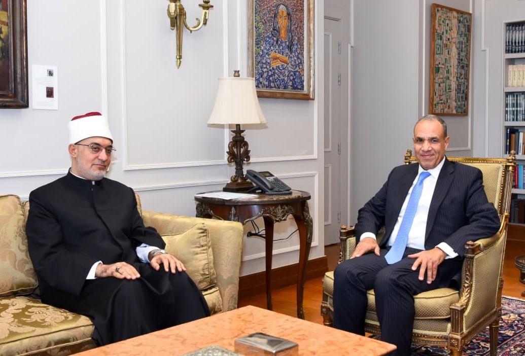 أخبار مصر - وزير الخارجية يلتقى مع فضيلة مفتى الجمهورية