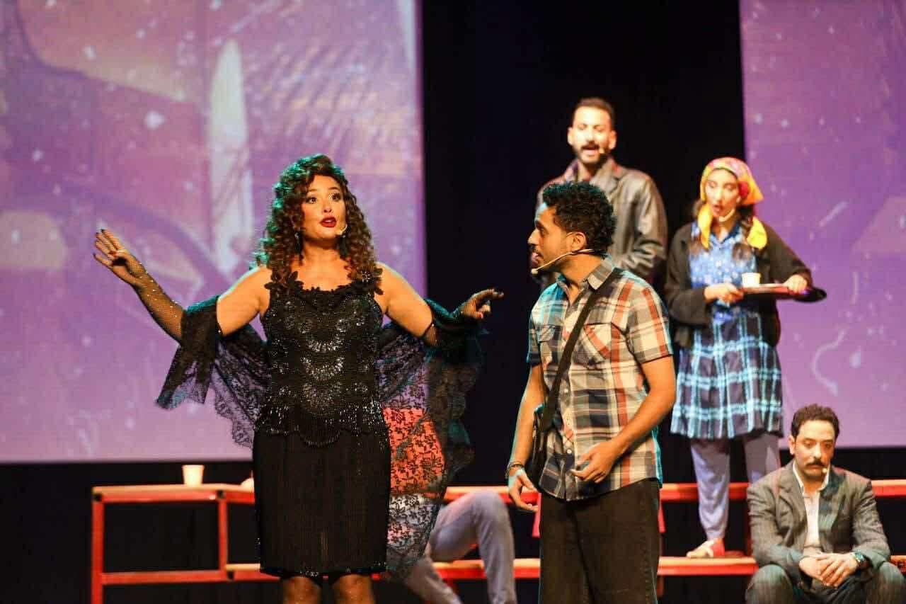 محطة مصر نيوز - بالصور.. هند صبري ويسرا اللوزي يدعمان تجربة مسرحية جديدة بعنوان "وهنا القاهرة"