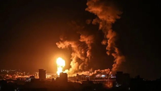 استشهاد 13 فلسطينيًا في قصف جوي إسرائيلي على وسط غزة أخبار مصر - استشهاد 13 فلسطينيًا في قصف جوي إسرائيلي على وسط غزة