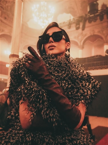 محطة مصر نيوز - بسمة بوسيل تتألق في باريس وفينيسيا وتواصل نشاطها الفني