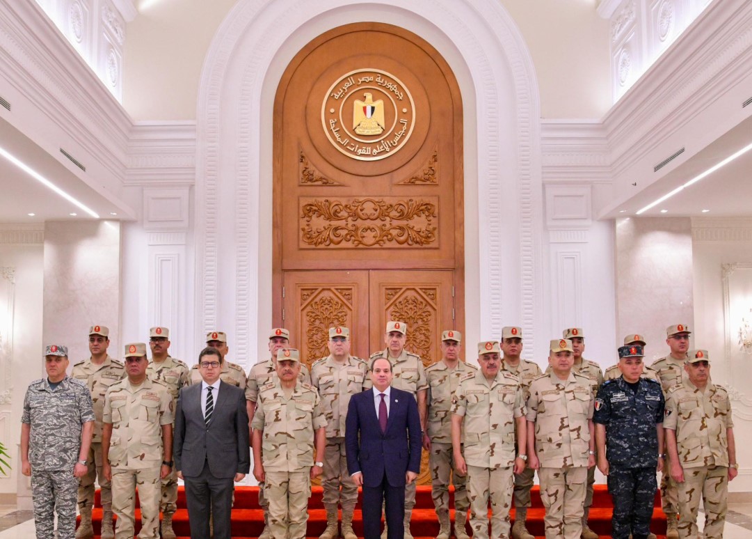 أخبار مصر - الرئيس عبد الفتاح السيسي يُشيد بجهود القوات المسلحة في دعم ركائز الأمن والاستقرار