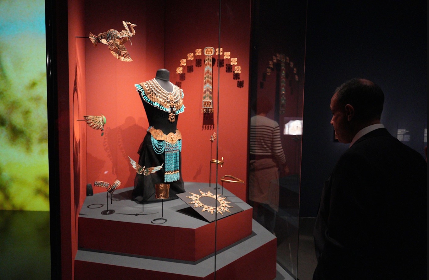 أخبار مصر - وزير الخارجية يتفقد معرض «كليوباترا» خلال زيارته معهد العالم العربي في باريس