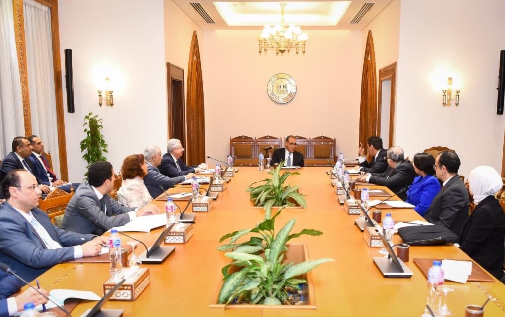 وزير الخارجية يلتقي قيادات القطاع القنصلي لمتابعة جهود الارتقاء بالخدمات المقدمة للمصريين في الخارج أخبار مصر - وزير الخارجية يلتقي قيادات القطاع القنصلي لمتابعة جهود الارتقاء بالخدمات المقدمة للمصريين في الخارج