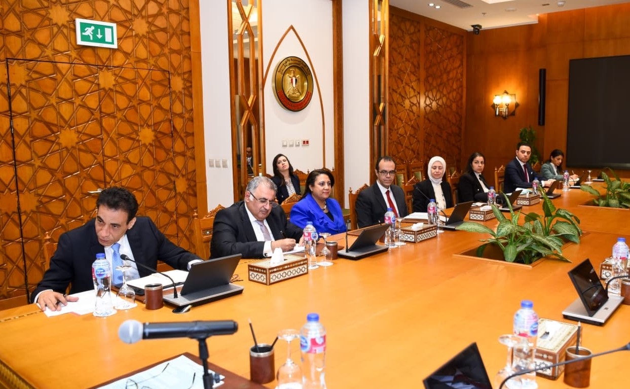 أخبار مصر - وزير الخارجية يلتقي قيادات القطاع القنصلي لمتابعة جهود الارتقاء بالخدمات المقدمة للمصريين في الخارج