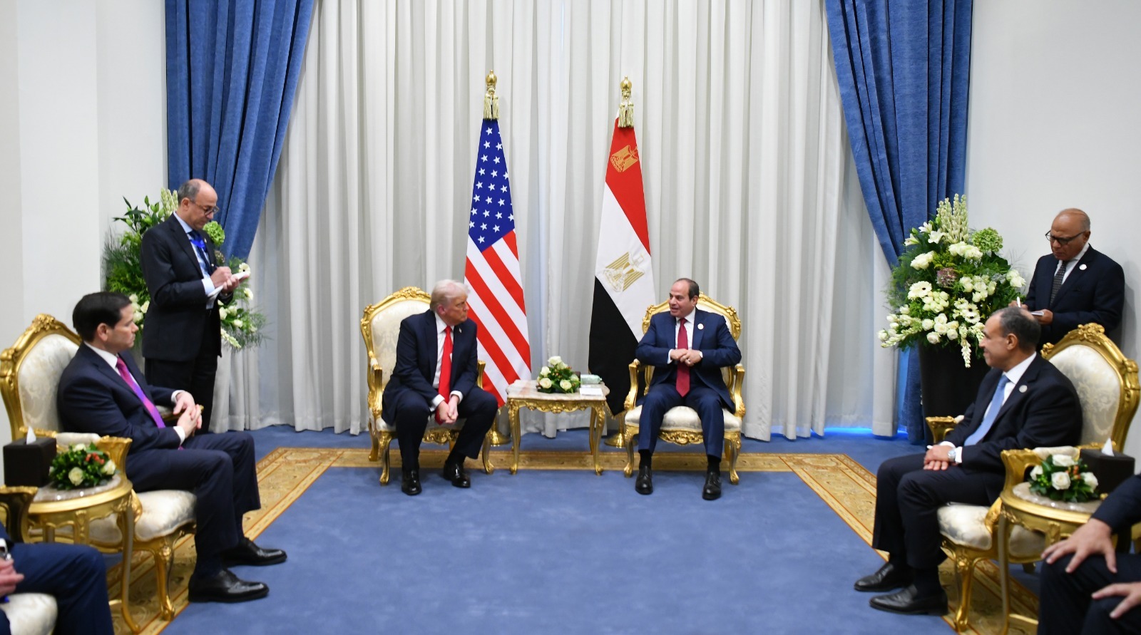 أخبار مصر والعالم لحظة بلحظة - الرئيس خلال لقائه «ترامب»: قمة شرم الشيخ للسلام نقطة تحول وبداية لمرحلة جديدة من السلام الحقيقي