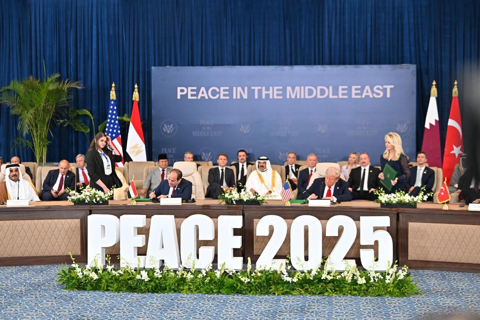أخبار مصر والعالم لحظة بلحظة - إشادة زعماء العالم بـ «قمة شرم الشيخ للسلام» والرئيسين «السيسي وترامب» لوقف حرب غزة