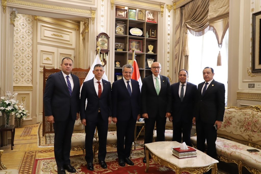 أخبار مصر والعالم لحظة بلحظة - رئيس مجلس القضاء الأعلى يستقبل رئيس الجهاز المركزي للمحاسبات