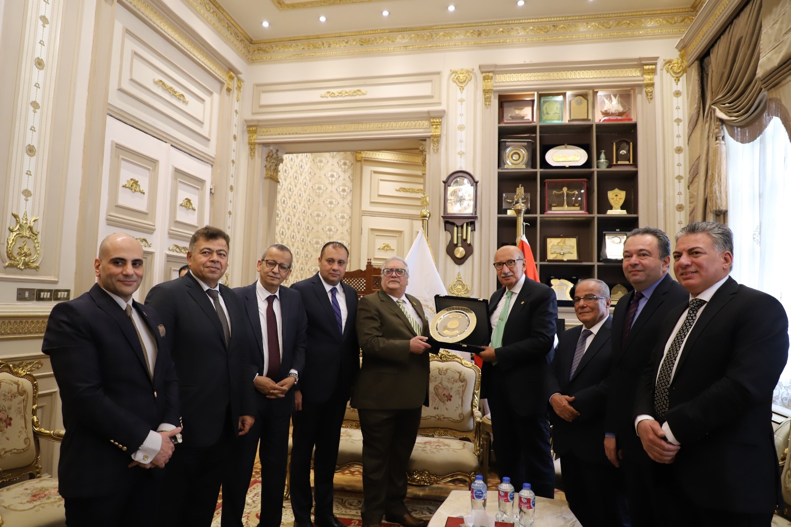 أخبار مصر والعالم لحظة بلحظة - رئيس مجلس القضاء الأعلى يستقبل رئيس محكمة استئناف المنصورة 