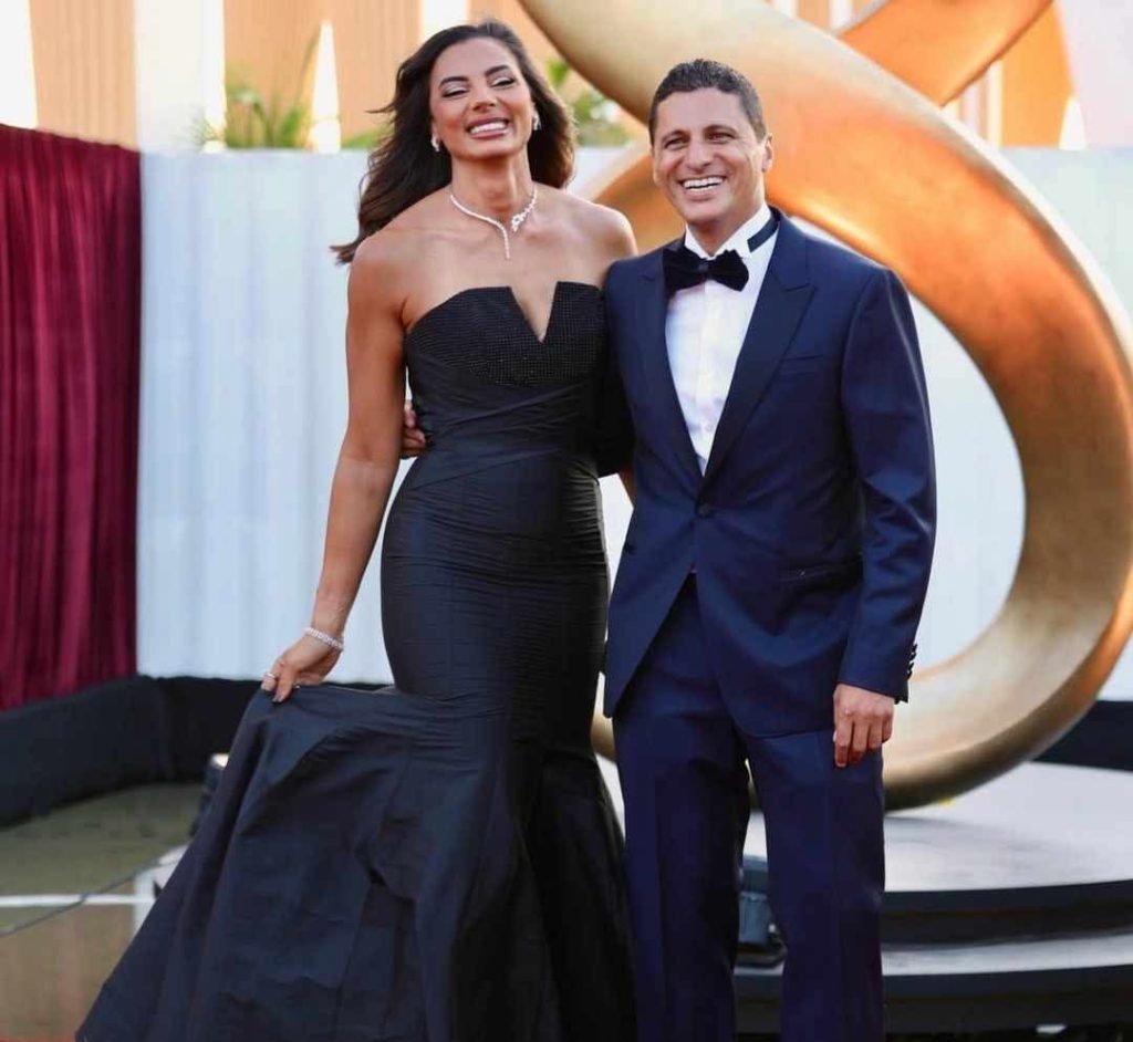 محطة مصر نيوز - بدء توافد النجوم على السجادة الحمراء لمهرجان الجونة.. وعمرو منسي أول الحضور