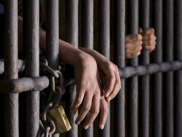 نهاية طريق المخدرات.. المشدد 15 سنة لكهربائي وسائق بالخانكة بعد سقوطهما بتهمة الاتجار أخبار مصر والعالم لحظة بلحظة - نهاية طريق المخدرات.. المشدد 15 سنة لكهربائي وسائق بالخانكة بعد سقوطهما بتهمة الاتجار