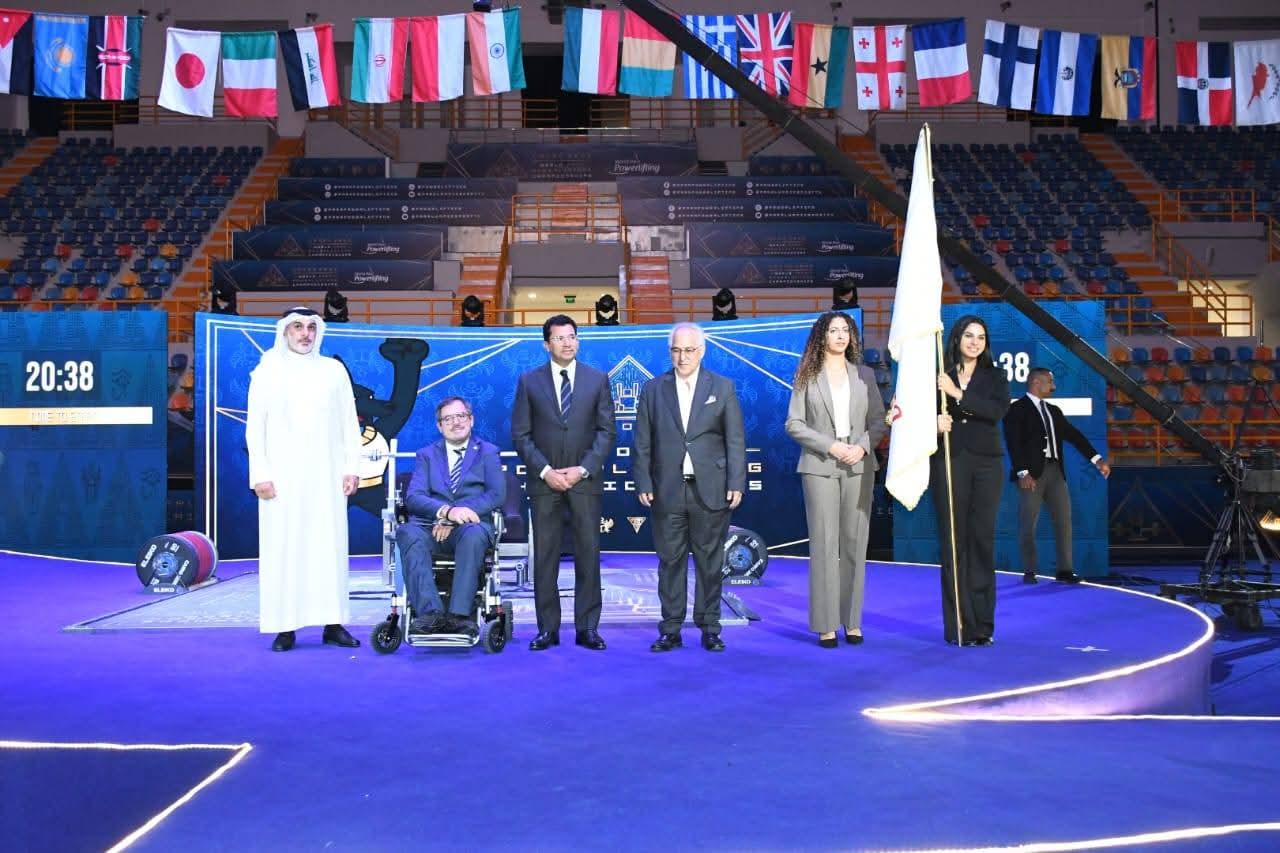 أخبار مصر والعالم لحظة بلحظة - وزير الشباب والرياضة يشهد مراسم تسليم علم بطولة العالم لرفع الأثقال البارالمبي من مصر إلى البحرين