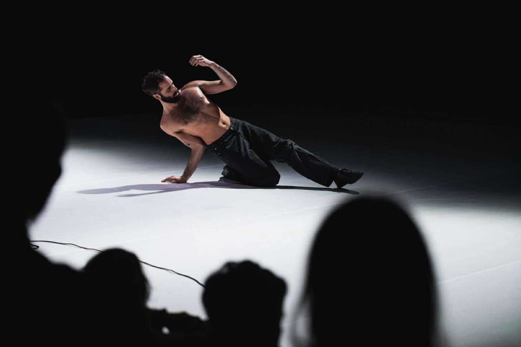 محطة مصر نيوز - انطلاق الملتقى الدولي للفنون العربية المعاصرة ضمن فعاليات مهرجان دي-كاف بمشاركة 23 عرضا الثلاثاء