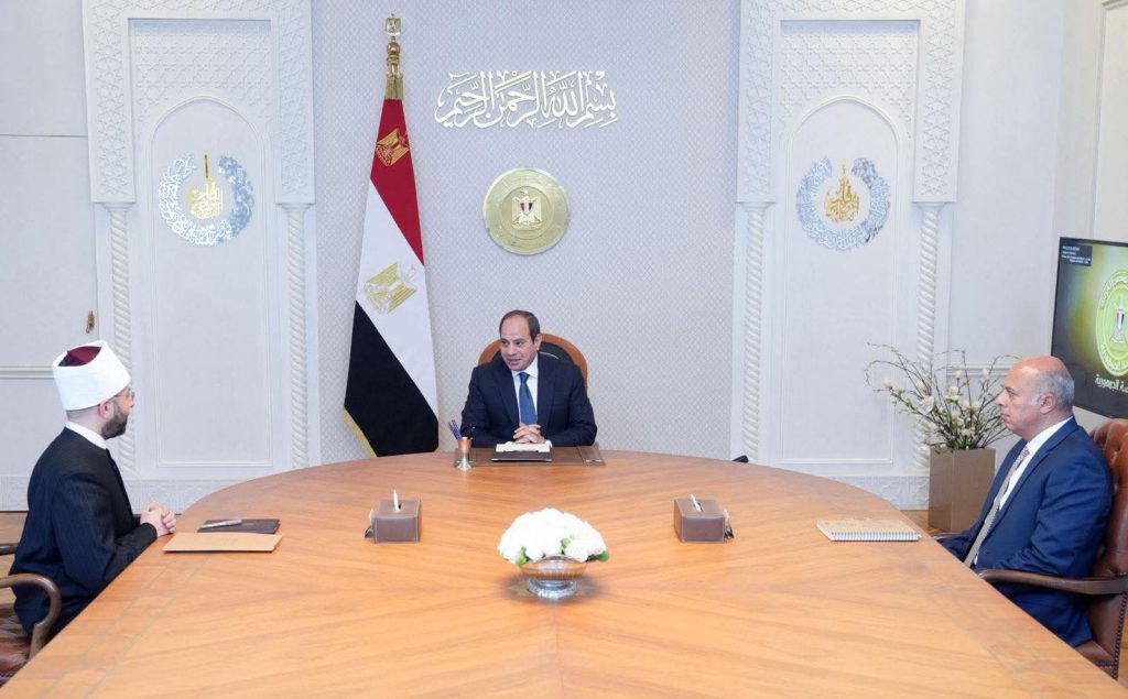 أخبار مصر والعالم لحظة بلحظة - الرئيس السيسي يوجه بتحسين أحوال الأئمة والخطباء