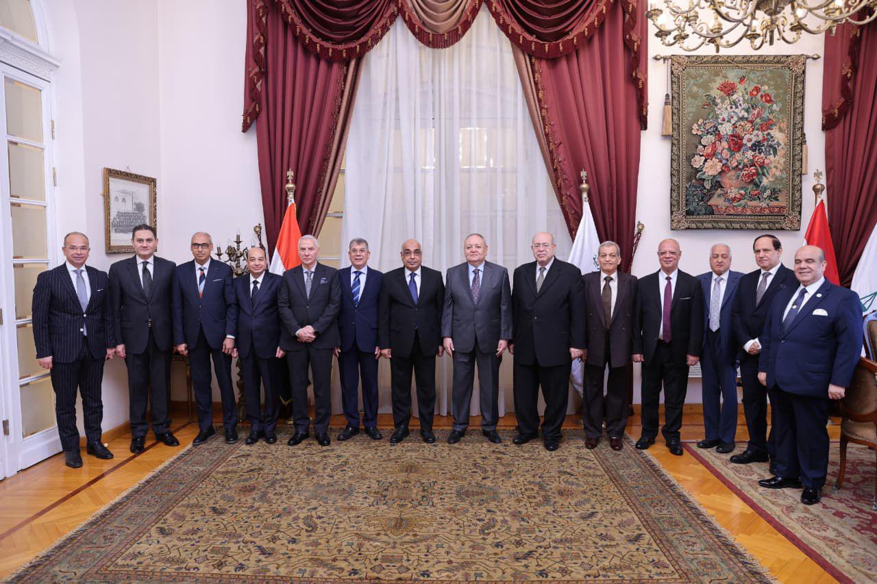 أخبار مصر والعالم لحظة بلحظة - وزير العدل يلتقي رئيسا محكمة النقض ومجلس الدولة بمناسبة بدء العام القضائي الجديد