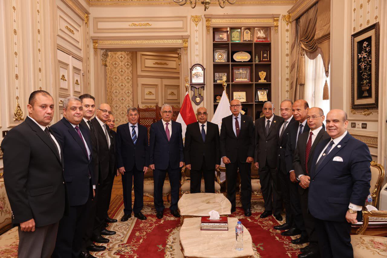 أخبار مصر والعالم لحظة بلحظة - وزير العدل يلتقي رئيسا محكمة النقض ومجلس الدولة بمناسبة بدء العام القضائي الجديد
