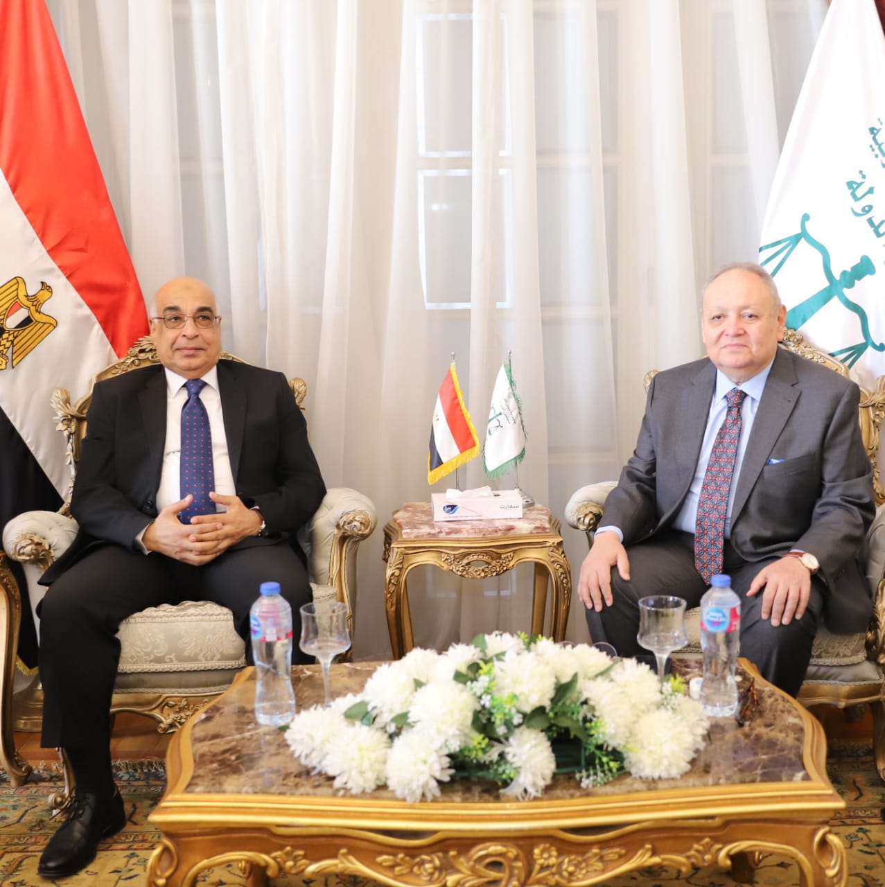 أخبار مصر والعالم لحظة بلحظة - وزير العدل يلتقي رئيسا محكمة النقض ومجلس الدولة بمناسبة بدء العام القضائي الجديد