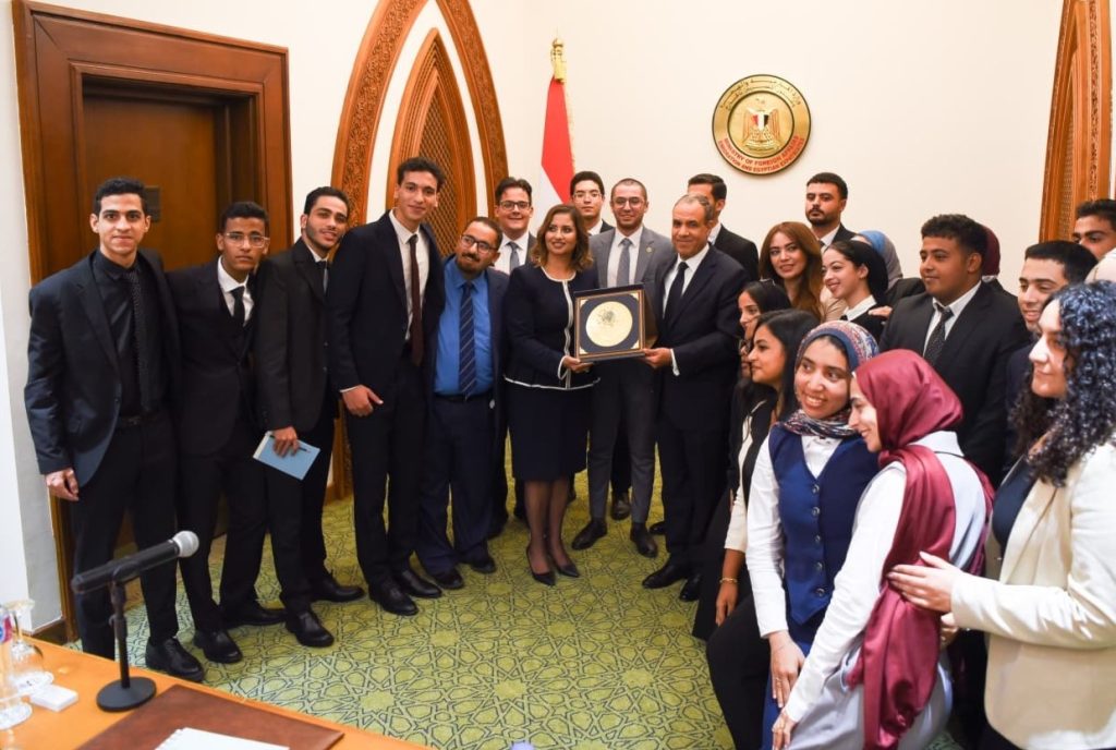 وزير الخارجية يلتقي مجموعة من طلاب جامعة بدر أخبار مصر - وزير الخارجية يلتقي مجموعة من طلاب جامعة بدر