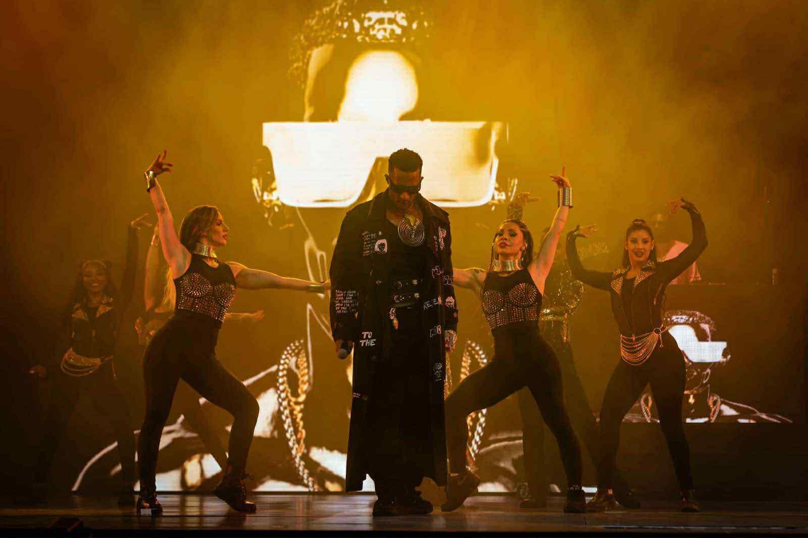 محطة مصر نيوز - محمد رمضان يشعل أجواء دبي في احتفالية القرية العالمية بحفل جماهيري ضخم