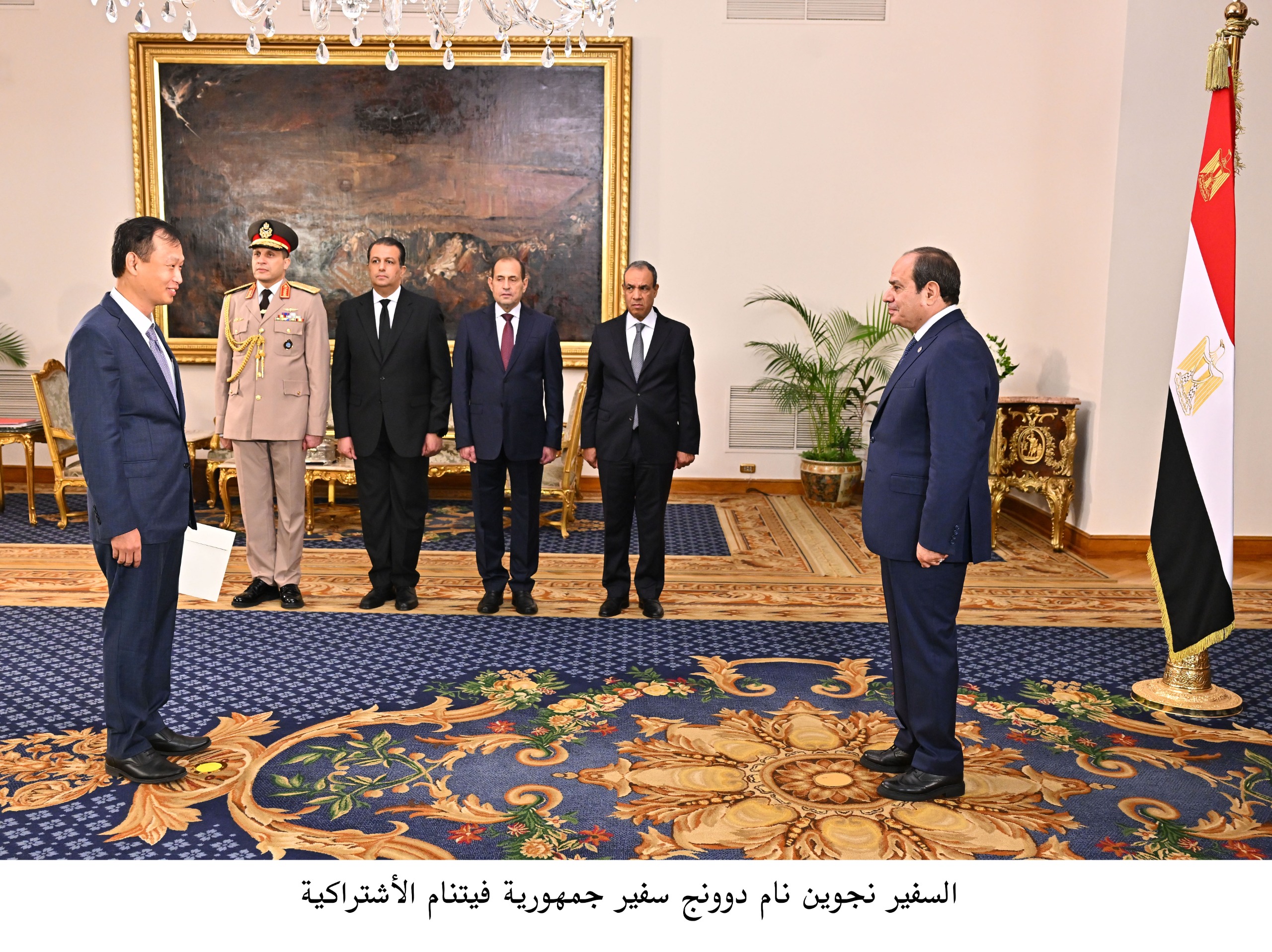 أخبار مصر والعالم لحظة بلحظة - الرئيس عبد الفتاح السيسي يعتمد 23 سفيراً جديداً لدى مصر