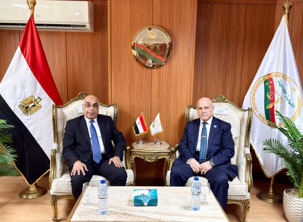 أخبار مصر - رئيس هيئة النيابة الإدارية يستقبل المستشار عدنان فنجري وزير العدل 