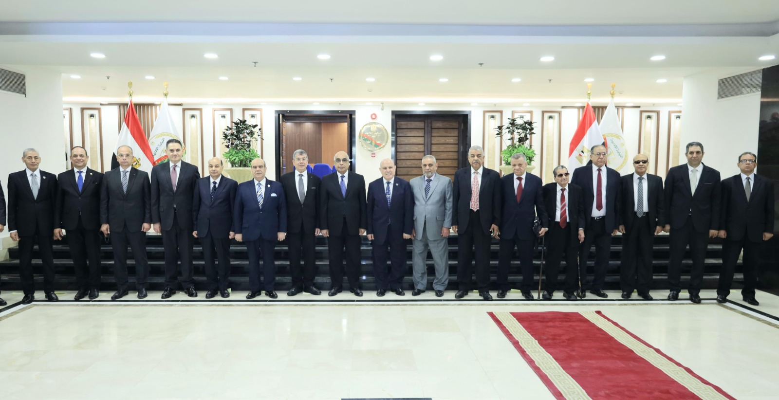 أخبار مصر - رئيس هيئة النيابة الإدارية يستقبل المستشار عدنان فنجري وزير العدل 