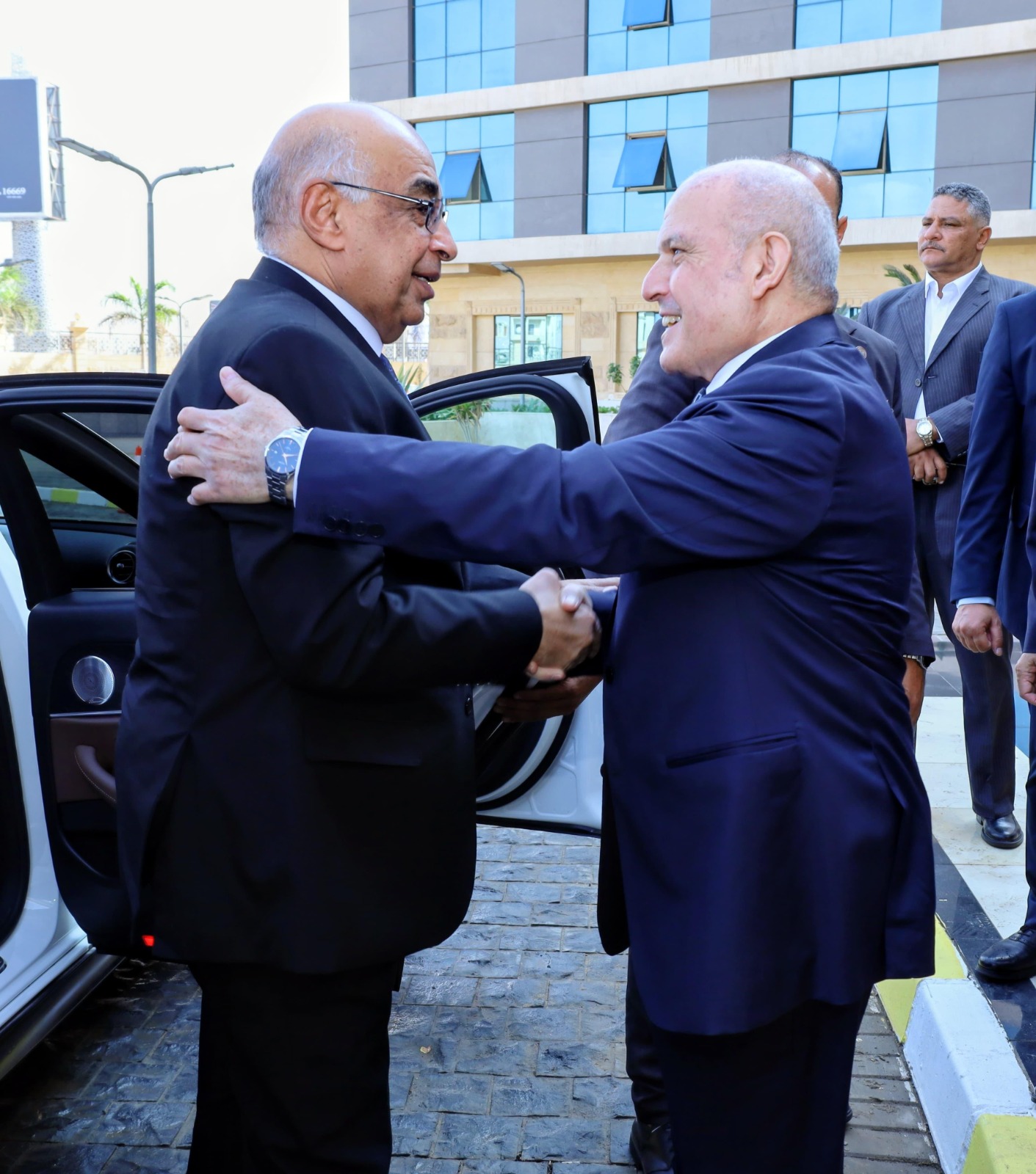 أخبار مصر - رئيس هيئة النيابة الإدارية يستقبل المستشار عدنان فنجري وزير العدل 