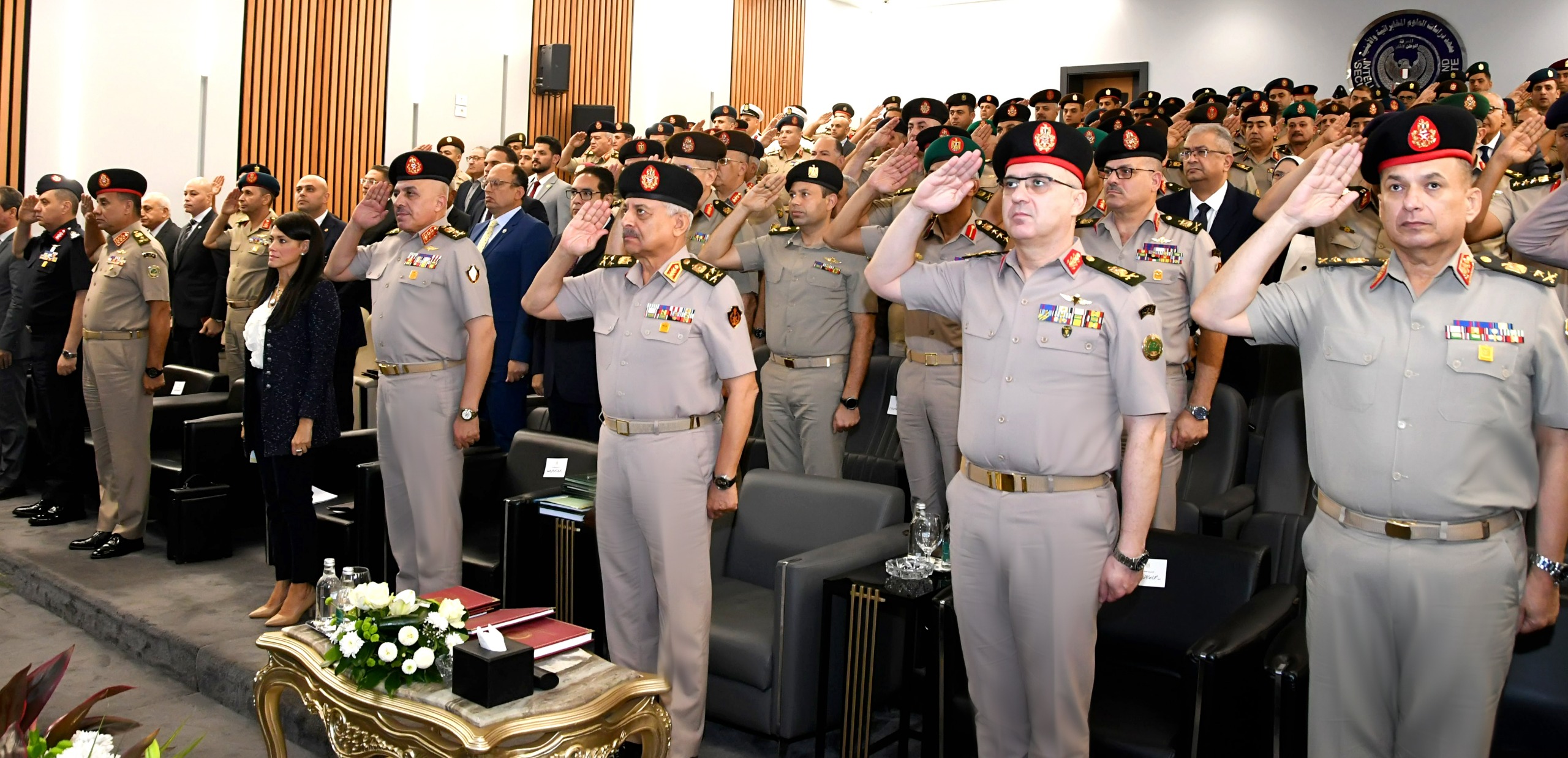 أخبار مصر والعالم لحظة بلحظة - وزير الدفاع والإنتاج الحربي يشهد مناقشة البحث الرئيسي لمركز الدراسات الإستراتيجية للقوات المسلحة
