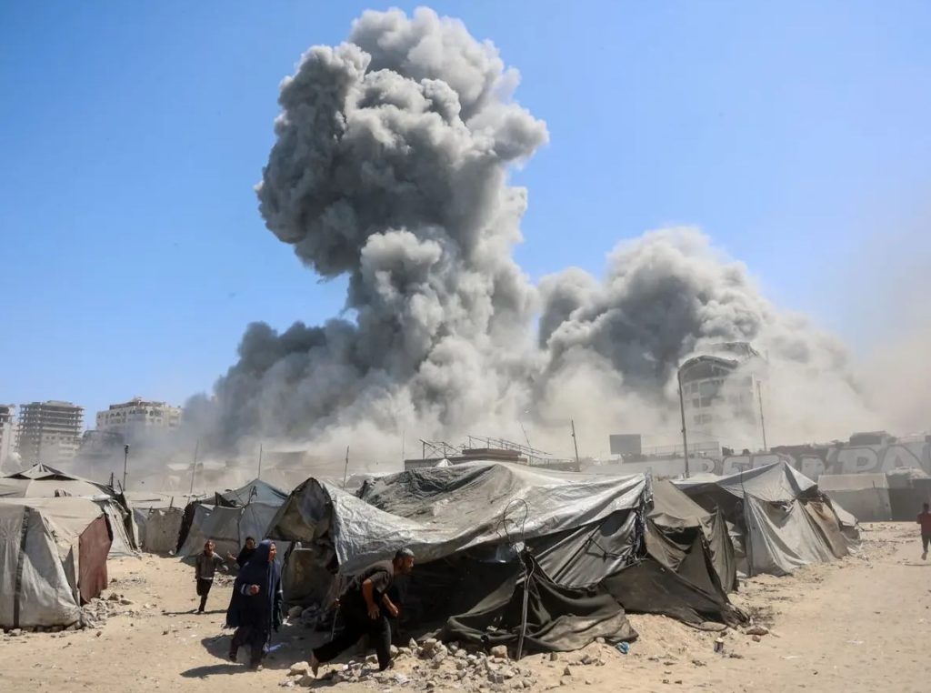 غارة إسرائيلية قرب مستشفى الشفاء تثير الذعر بين الجرحى والنازحين في غزة أخبار مصر - غارة إسرائيلية قرب مستشفى الشفاء تثير الذعر بين الجرحى والنازحين في غزة