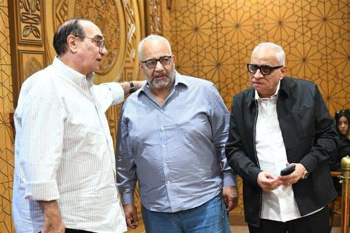 محطة مصر نيوز - حضور فني كبير في عزاء السيناريست الراحل أحمد عبد الله يتقدمه السبكي ومحمد رمضان وهاني رمزي