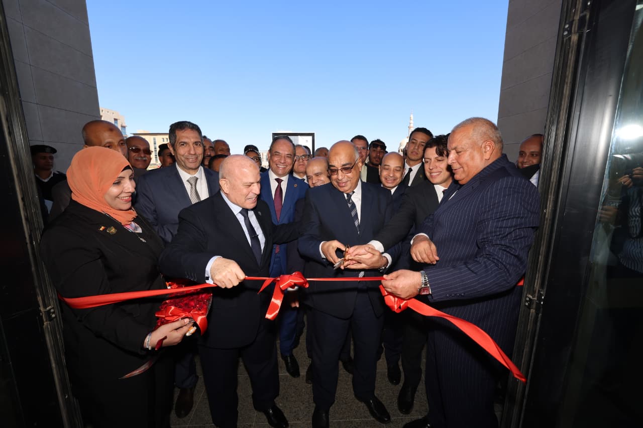 أخبار مصر - وزير العدل يفتتح مجمع محاكم الوادي الجديد ومقر هيئتي قضايا الدولة والنيابة الإدارية