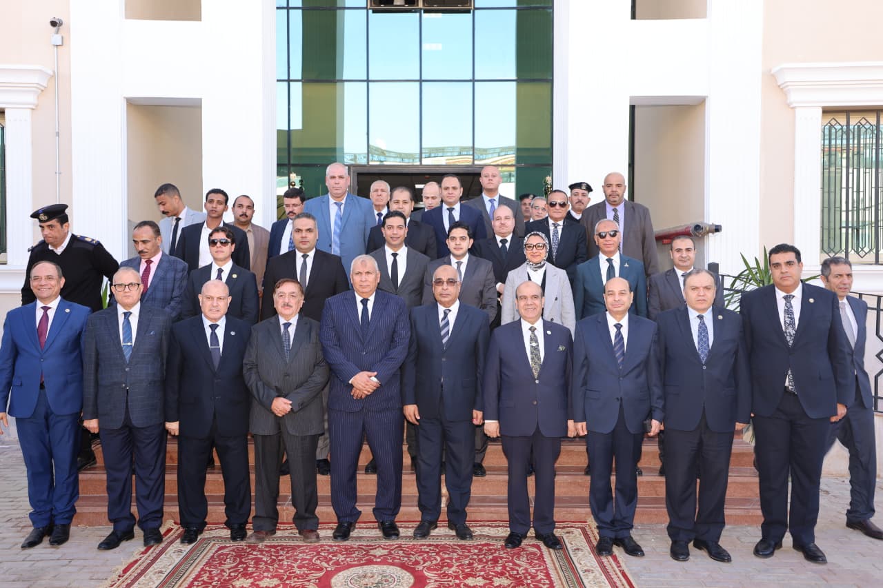 أخبار مصر - وزير العدل يفتتح مجمع محاكم الوادي الجديد ومقر هيئتي قضايا الدولة والنيابة الإدارية