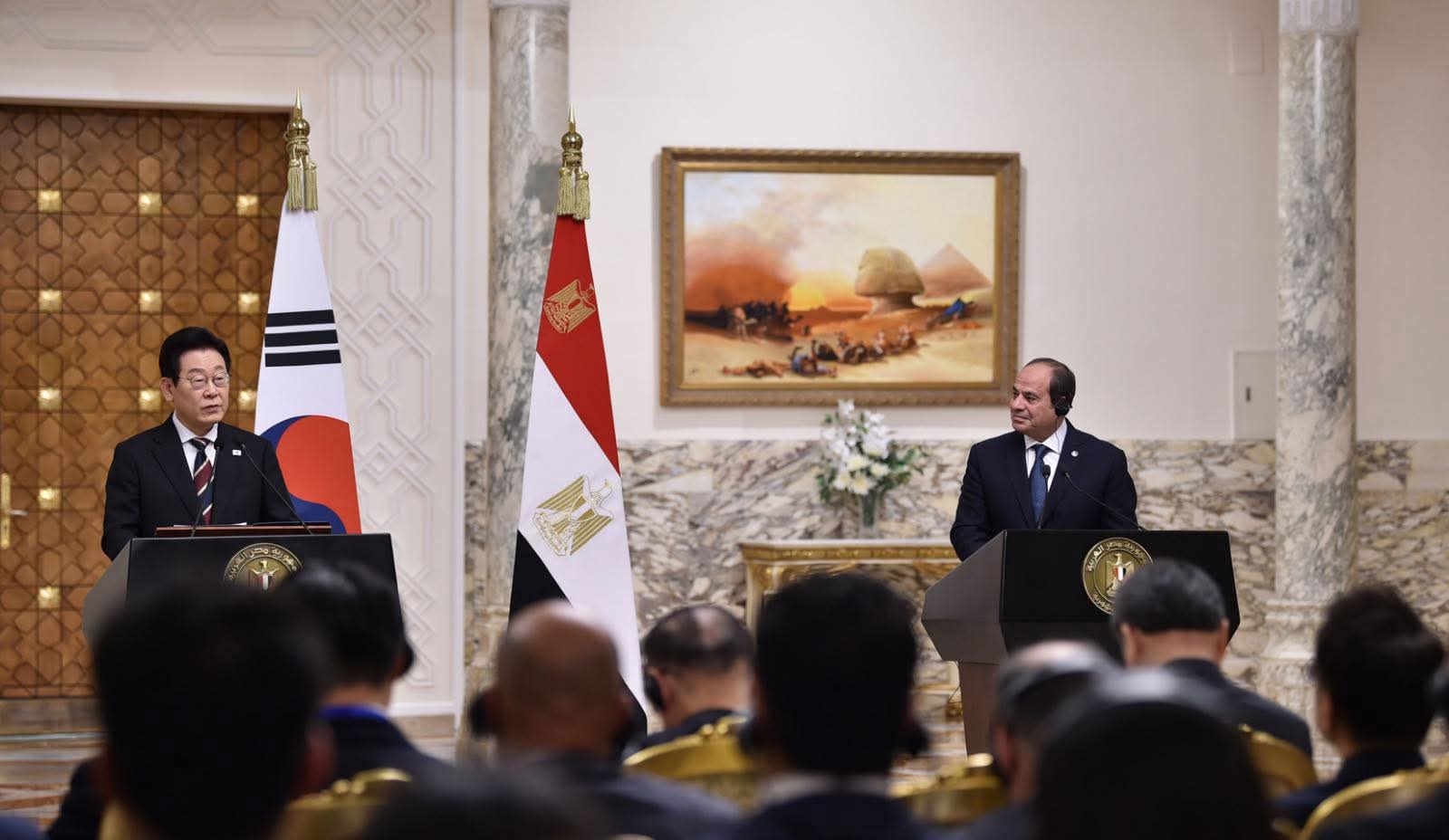 أخبار مصر - الرئيس عبد الفتاح السيسي يستقبل رئيس جمهورية كوريا