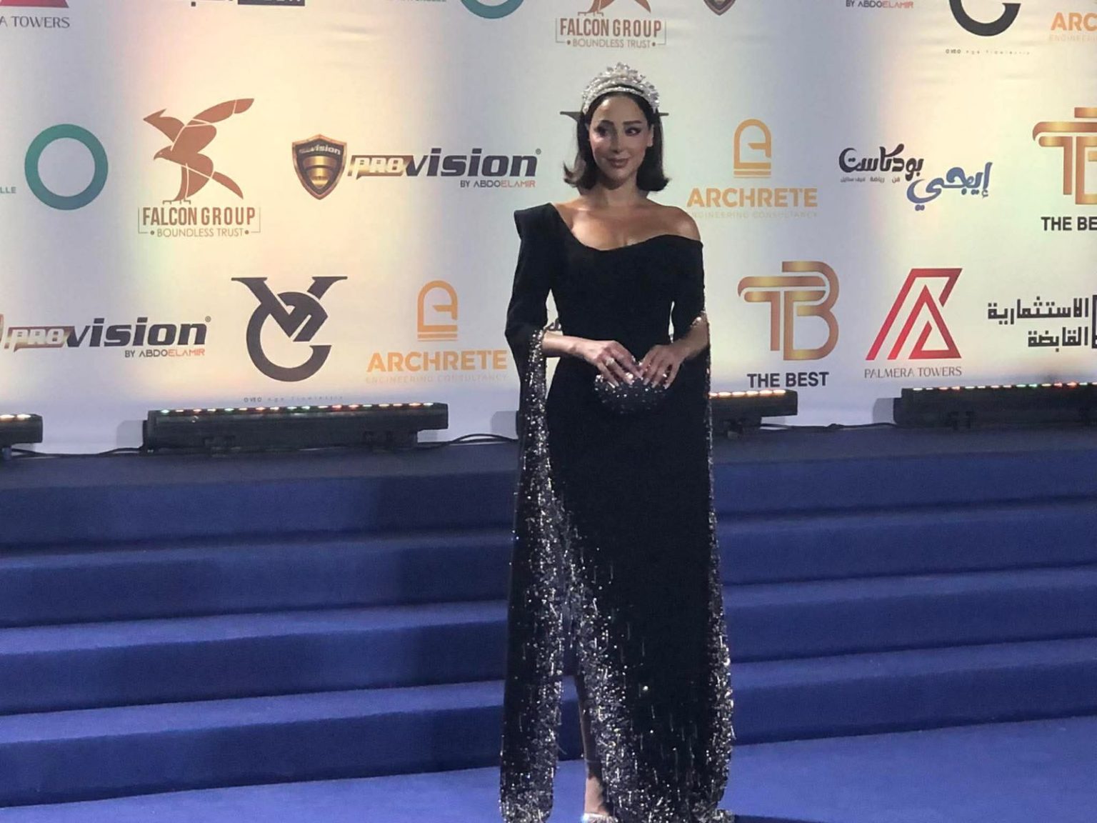 محطة مصر نيوز - بسمة بوسيل تخطف الأنظار بإطلالة ملكية بمهرجان "The Best" بالأهرامات