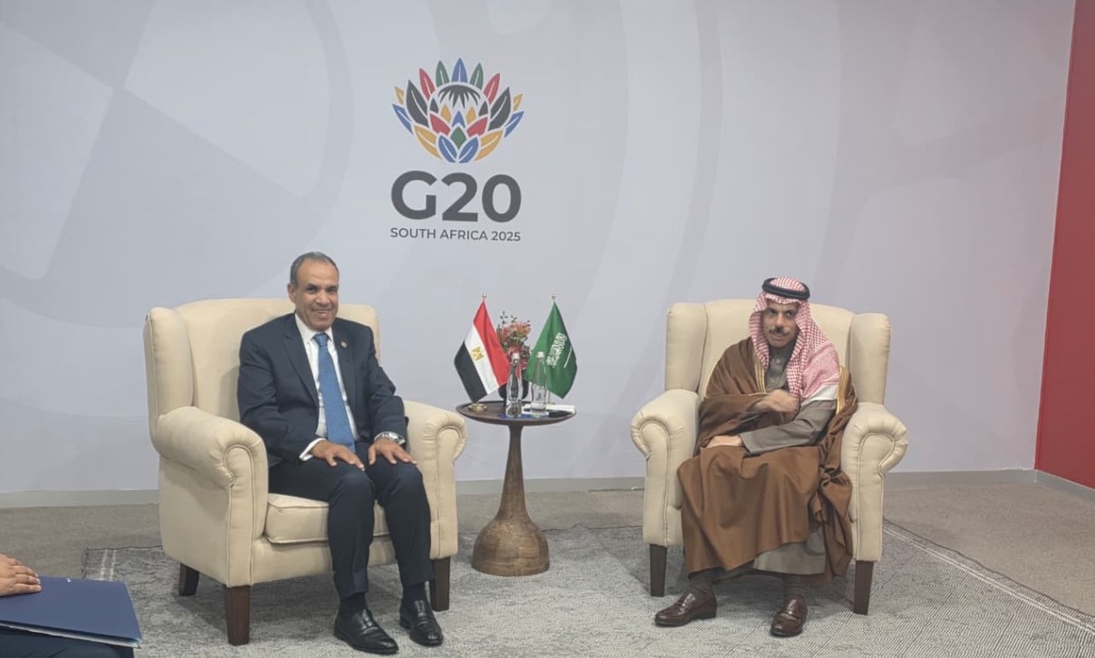 أخبار مصر - وزير الخارجية نظيره السعودي على هامش أعمال قمة مجموعة العشرين بجوهانسبرج‎