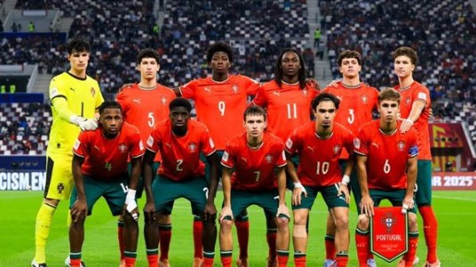 البرتغال تتوج بكأس العالم للناشئين تحت 17 عامًا 2025 بفوز صعب على النمسا أخبار مصر - البرتغال تتوج بكأس العالم للناشئين تحت 17 عامًا 2025 بفوز صعب على النمسا