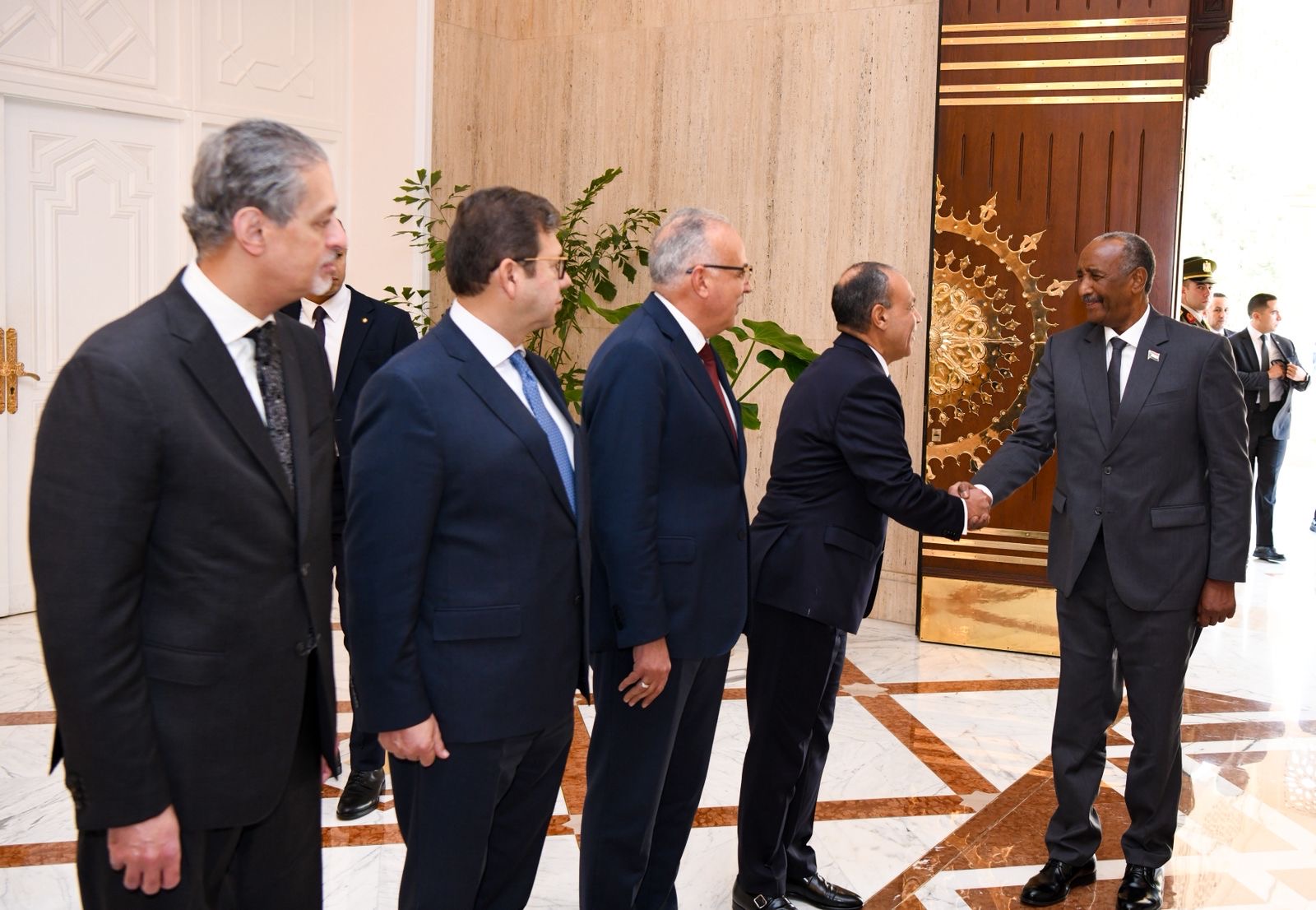 أخبار مصر - الرئيس السيسي يستقبل رئيس مجلس السيادة الانتقالي السوداني
