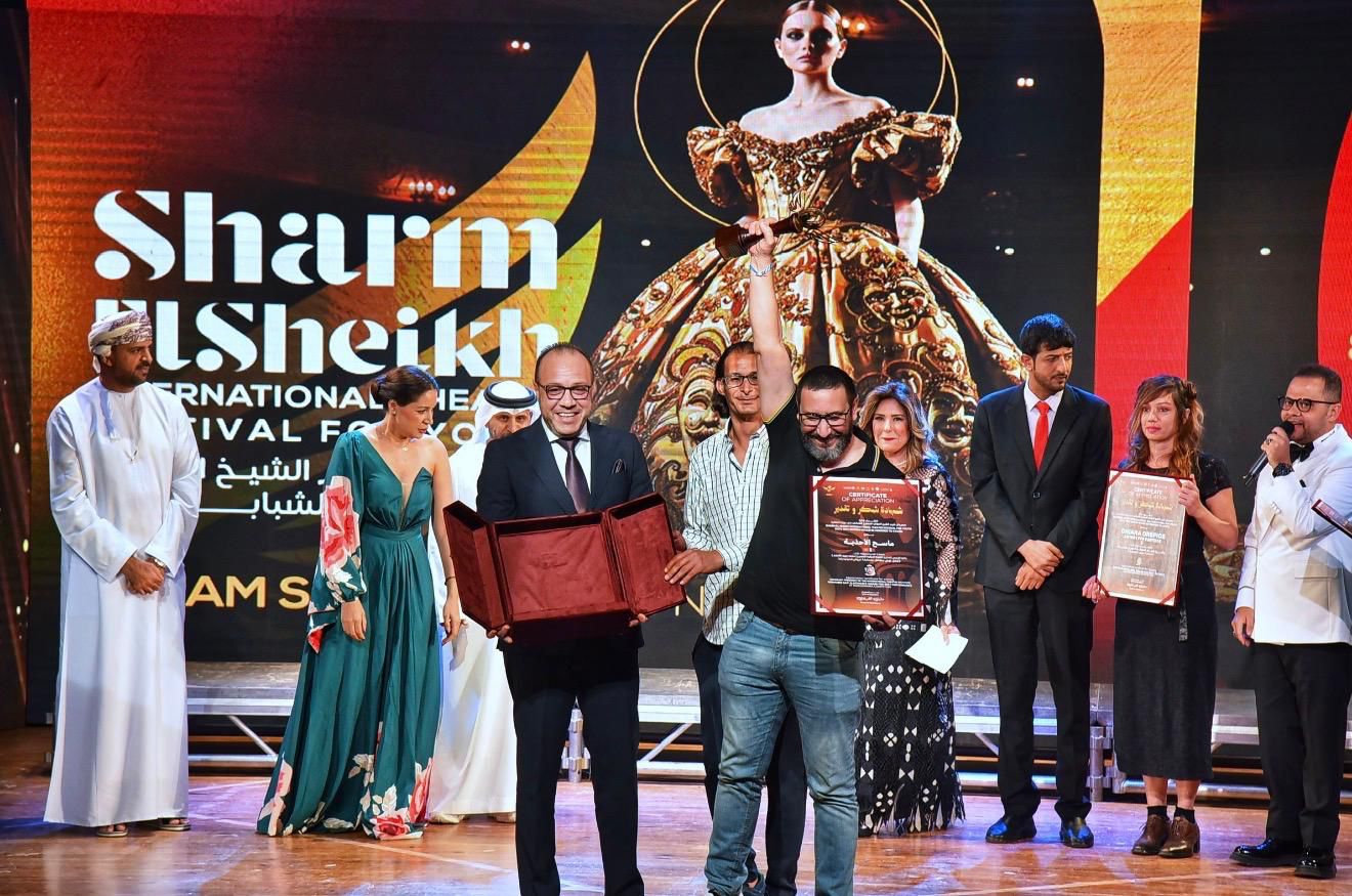 محطة مصر نيوز - "ماسح الأحذية" تتوج بجائزة أفضل عرض متكامل في مهرجان شرم الشيخ الدولي للمسرح الشبابي