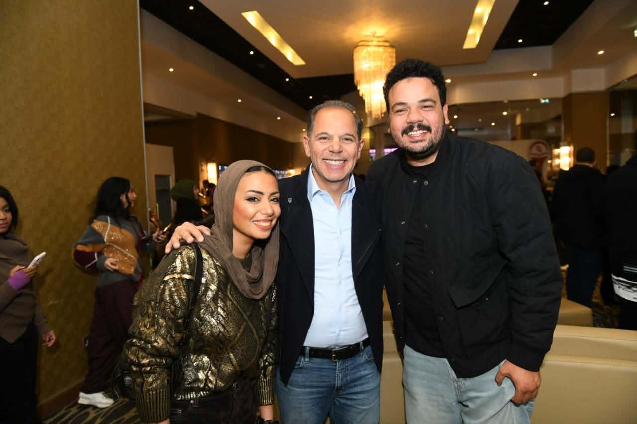 محطة مصر نيوز - نجوم الفن يحتفلون بالعرض الخاص لفيلم «ده صوت إيه ده» في 6 أكتوبر