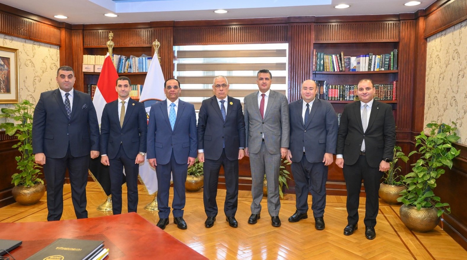 أخبار مصر - النائب العام يستقبل رئيس الاستئناف لنيابة الأموال العامة العليا لعرض الكشوف ربع السنوية