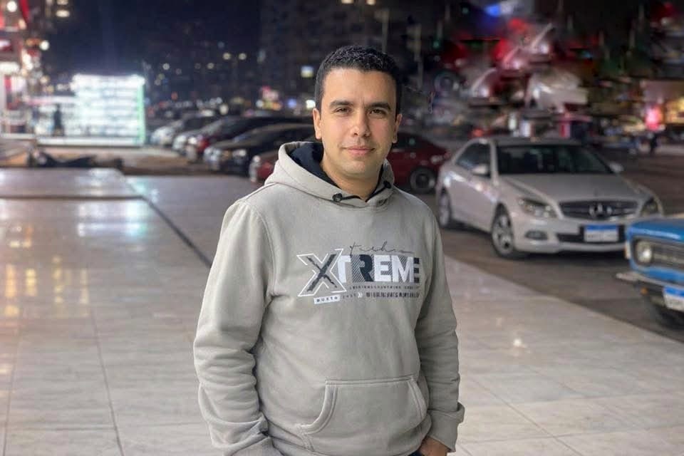 خرج للبحث عن لقمة العيش فعاد جثة هامدة.. عجلات تريلا تطيح بأحلام شاب في شبرا الخيمة أخبار مصر - خرج للبحث عن لقمة العيش فعاد جثة هامدة.. عجلات تريلا تطيح بأحلام شاب في شبرا الخيمة