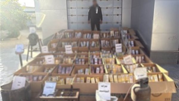 القبض على عامل بتهمة إدارة ورشة لتصنيع الألعاب النارية في الفيوم أخبار مصر - القبض على عامل بتهمة إدارة ورشة لتصنيع الألعاب النارية في الفيوم