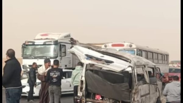 إصابة 13 شخصًا إثر انقلاب ميكروباص بعد وصلة دهشور باتجاه الفيوم أخبار مصر - إصابة 13 شخصًا إثر انقلاب ميكروباص بعد وصلة دهشور باتجاه الفيوم