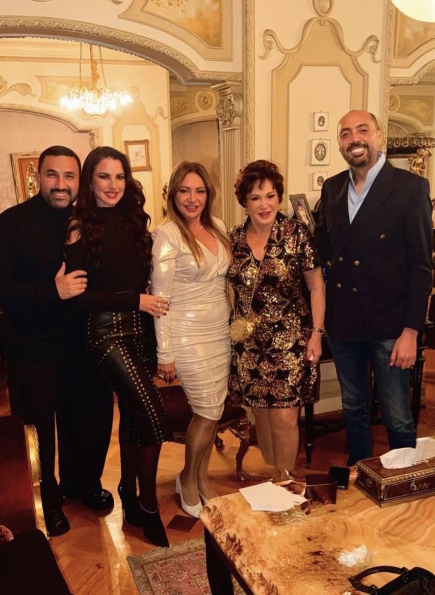 محطة مصر نيوز - إلهام شاهين تحتفل بعيد ميلادها الـ65 بين نجوم الفن وتُختار رئيسًا شرفيًا لمهرجان شرم الشيخ المسرحي