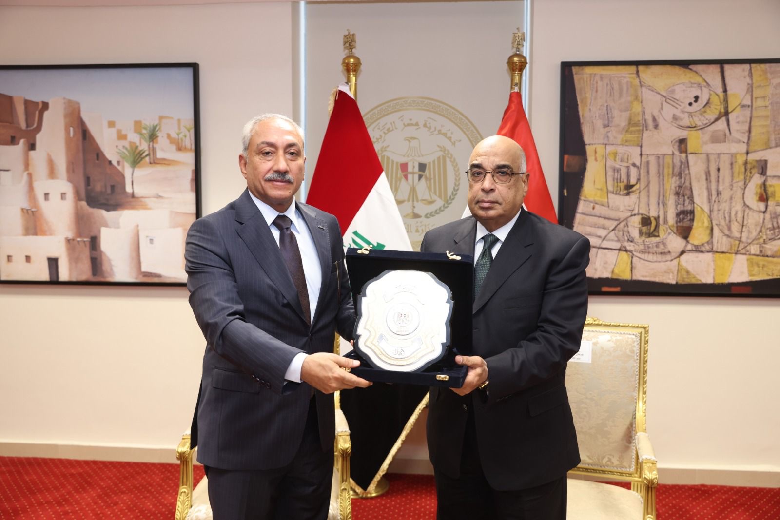 أخبار مصر - لبحث الاستفادة من أنظمة التفتيش القضائي والحوكمة.. وزير العدل يستقبل وفداً عراقياً