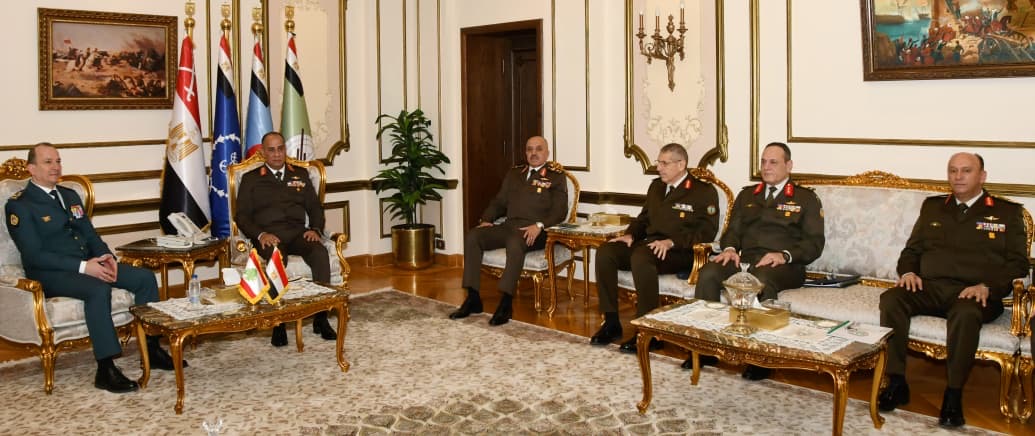 محطة مصر نيوز - القائد العام للقوات المسلحة وزير الدفاع والإنتاج الحربى يلتقى قائد الجيش اللبنانى